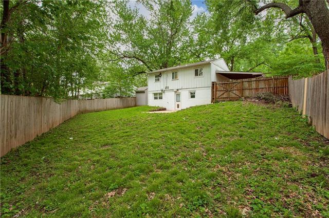 1413 N Geronimo Drive, Independence, MO 64058