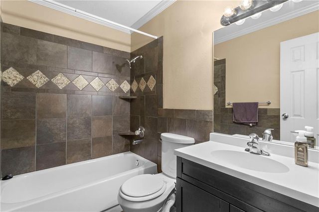 1413 N Geronimo Drive, Independence, MO 64058