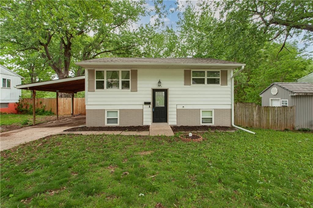 1413 N Geronimo Drive, Independence, MO 64058