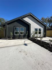8122 Double Avenue, Houston, TX 77088