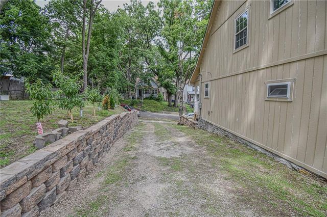 3613 Smart Avenue, Kansas City, MO 64124