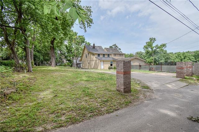 3613 Smart Avenue, Kansas City, MO 64124