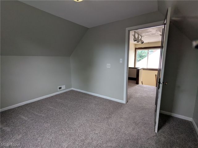 1151 Quilliams Road, Cleveland Heights, OH 44121