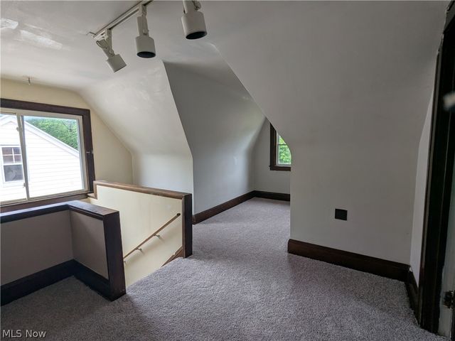 1151 Quilliams Road, Cleveland Heights, OH 44121