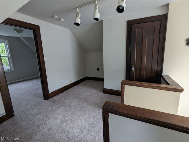 1151 Quilliams Road, Cleveland Heights, OH 44121