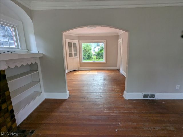 1151 Quilliams Road, Cleveland Heights, OH 44121