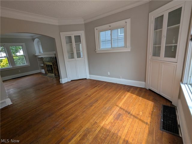 1151 Quilliams Road, Cleveland Heights, OH 44121