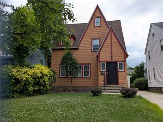 1151 Quilliams Road, Cleveland Heights, OH 44121