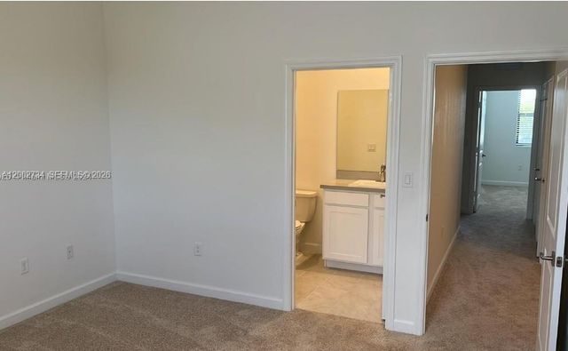 606 SW 12th St, Florida City, FL 33034