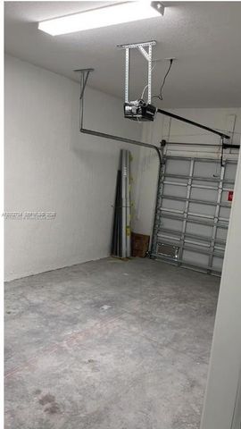 606 SW 12th St, Florida City, FL 33034