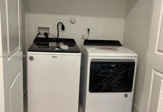 606 SW 12th St, Florida City, FL 33034