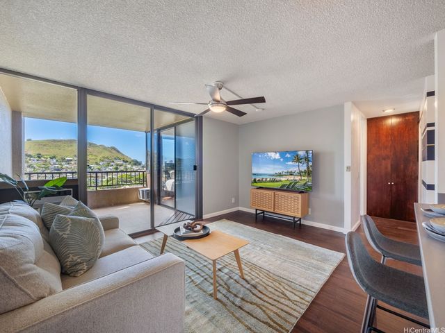 55 S Judd Street 1303, Honolulu, HI 96817
