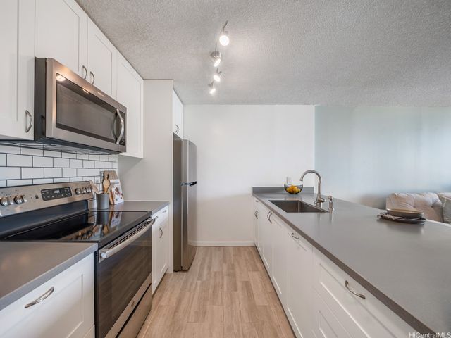 55 S Judd Street 1303, Honolulu, HI 96817