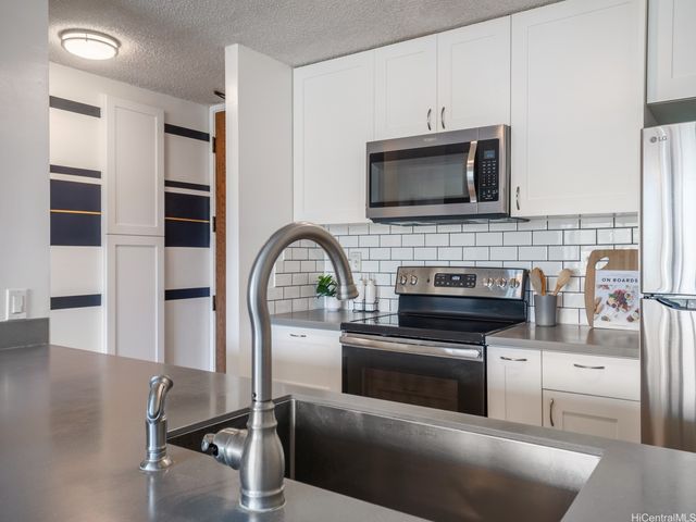 55 S Judd Street 1303, Honolulu, HI 96817