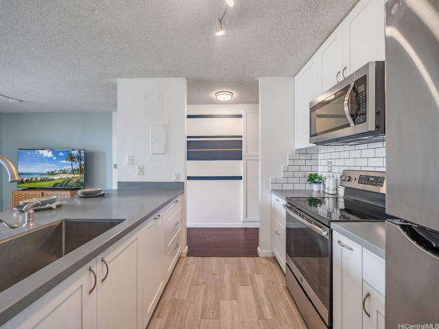 55 S Judd Street 1303, Honolulu, HI 96817