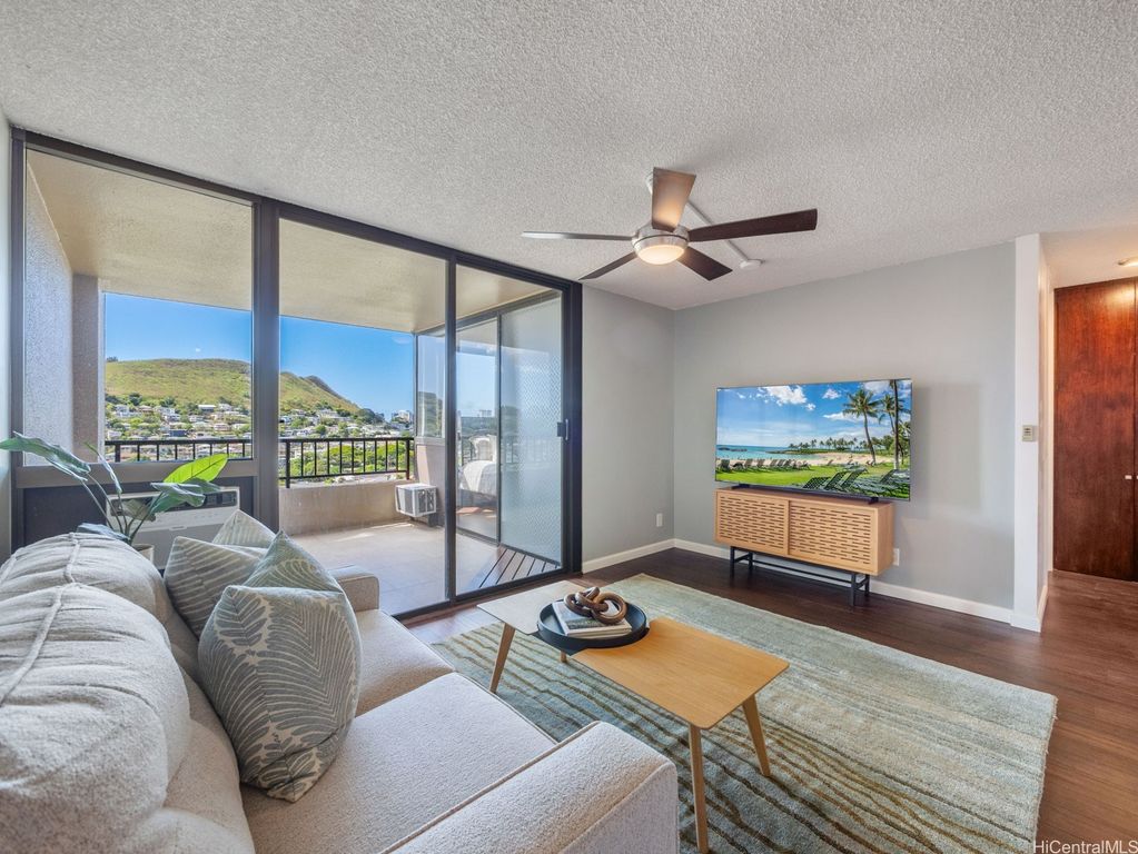 55 S Judd Street 1303, Honolulu, HI 96817