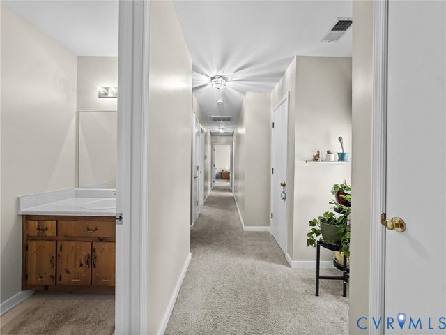 7706 Northern Dancer Ct, Midlothian, VA 23112