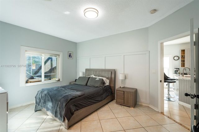 17082 NW 11th St, Pembroke Pines, FL 33028