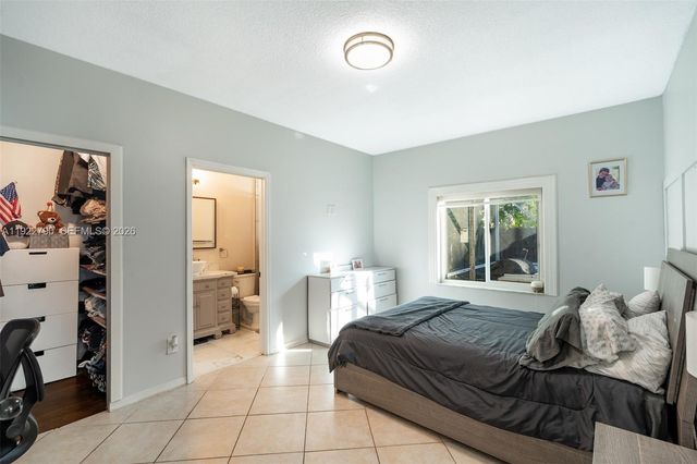 17082 NW 11th St, Pembroke Pines, FL 33028