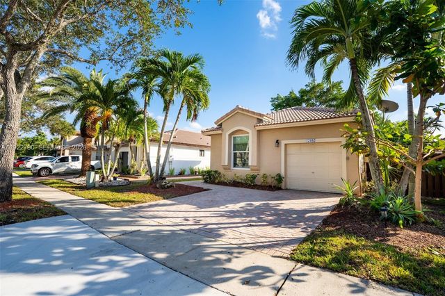 17082 NW 11th St, Pembroke Pines, FL 33028