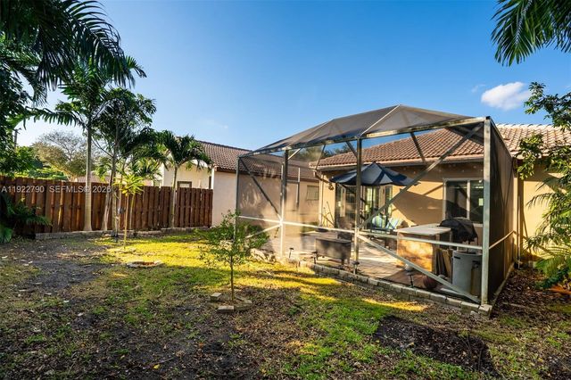 17082 NW 11th St, Pembroke Pines, FL 33028