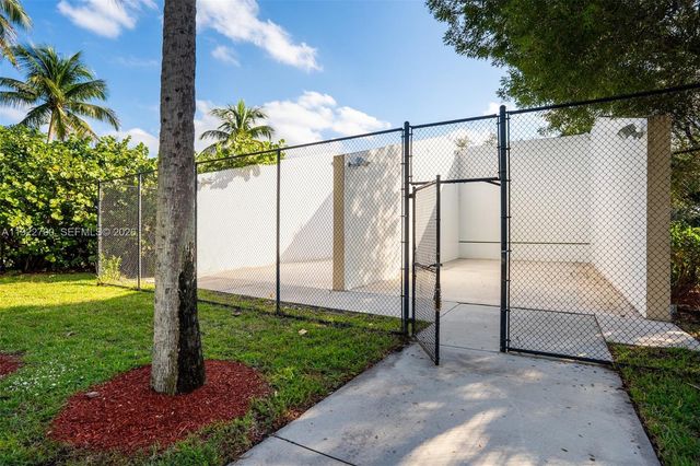 17082 NW 11th St, Pembroke Pines, FL 33028