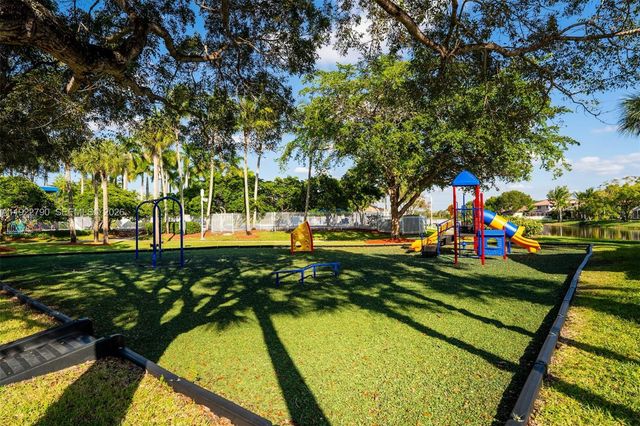 17082 NW 11th St, Pembroke Pines, FL 33028