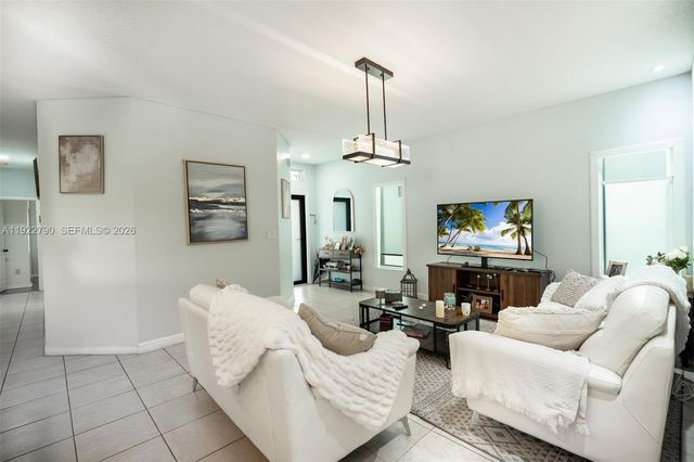 17082 NW 11th St, Pembroke Pines, FL 33028