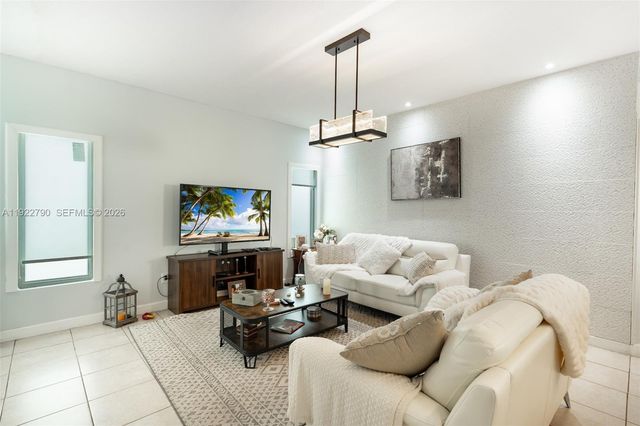 17082 NW 11th St, Pembroke Pines, FL 33028