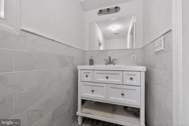 38 E HANCOCK ST, Riverside, NJ 08075