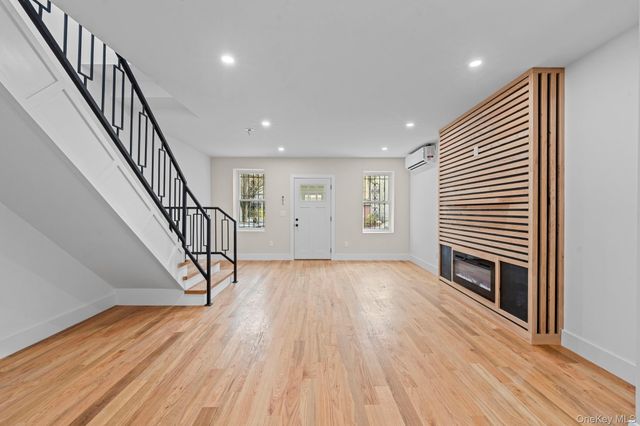 518 E 29th Street, Brooklyn, NY 11210