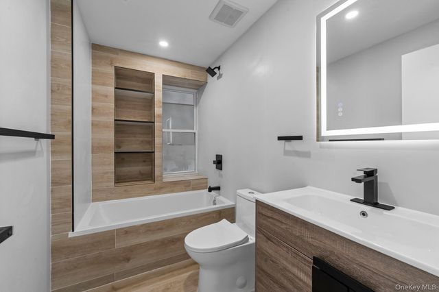 518 E 29th Street, Brooklyn, NY 11210