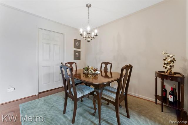 302 Country Club Drive, Saint Clair Shores, MI 48082