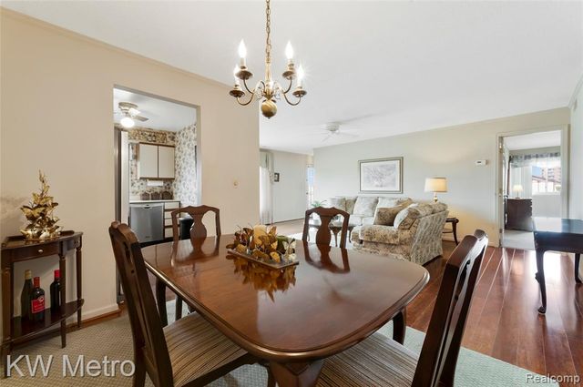 302 Country Club Drive, Saint Clair Shores, MI 48082