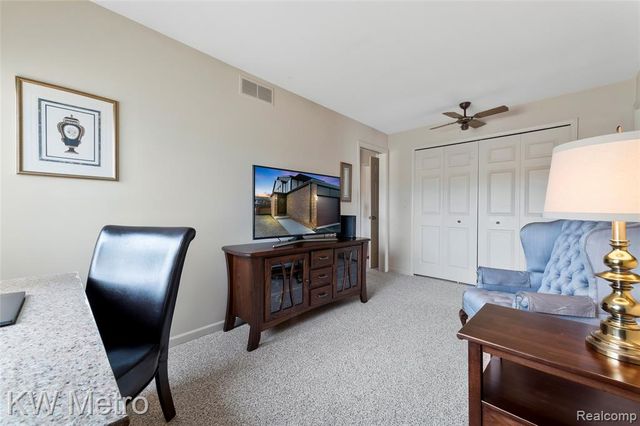 302 Country Club Drive, Saint Clair Shores, MI 48082