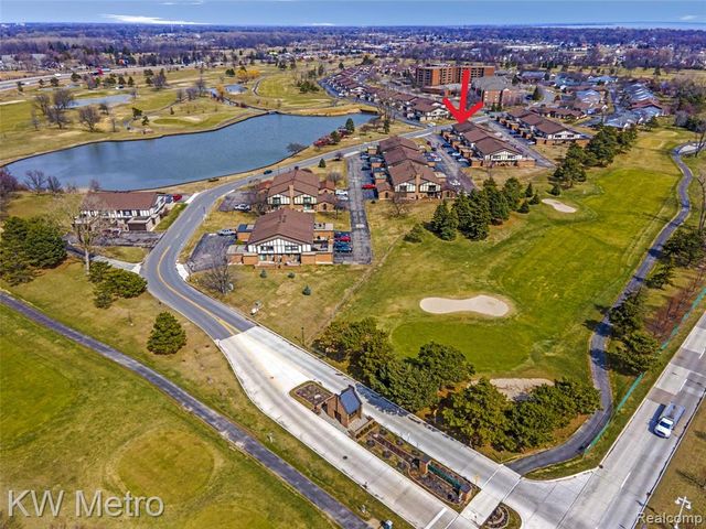 302 Country Club Drive, Saint Clair Shores, MI 48082