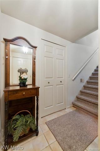 302 Country Club Drive, Saint Clair Shores, MI 48082