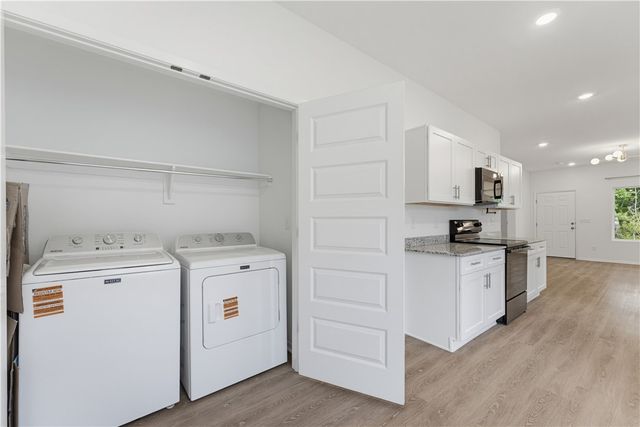 3258 S Bayou Alley, Fayetteville, AR 72701