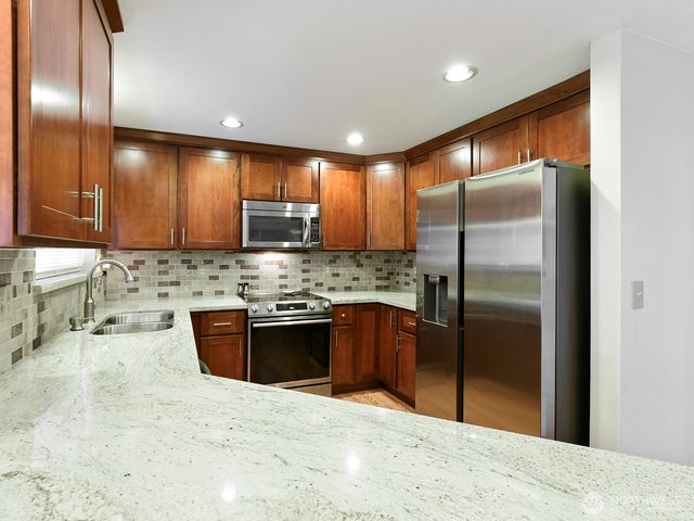 8202 48th Street Ct W, University Place, WA 98467