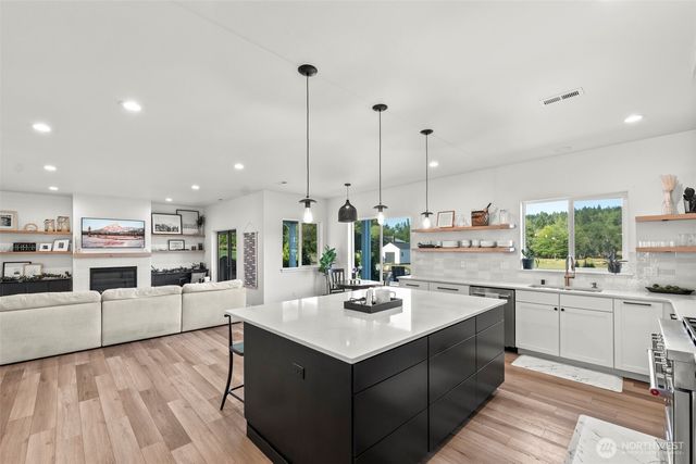 5946 SE Lake Valley Road, Port Orchard, WA 98367