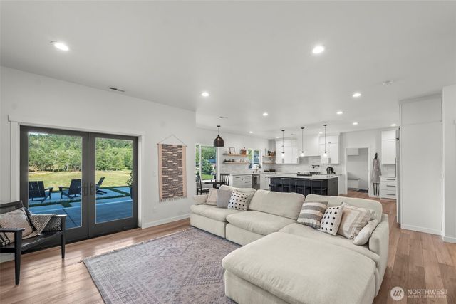 5946 SE Lake Valley Road, Port Orchard, WA 98367