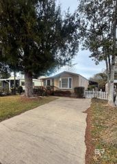 535 Buena Vista Drive, Lillian, AL 36549