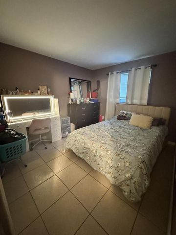 101 NE 41st Street 17A, Oakland Park, FL 33334