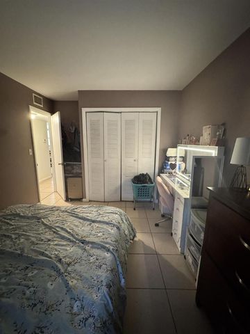 101 NE 41st Street 17A, Oakland Park, FL 33334