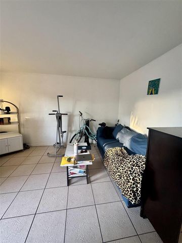 101 NE 41st Street 17A, Oakland Park, FL 33334
