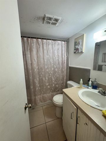101 NE 41st Street 17A, Oakland Park, FL 33334