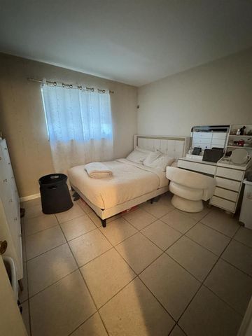 101 NE 41st Street 17A, Oakland Park, FL 33334