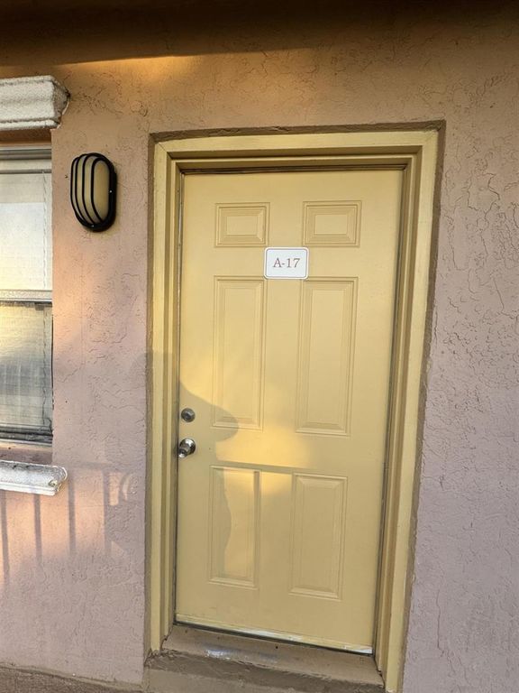 101 NE 41st Street 17A, Oakland Park, FL 33334