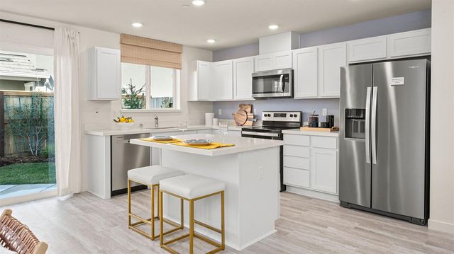 8041 Whippersnapper Way, Roseville, CA 95747