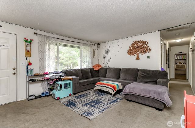 15115 129th Avenue E, Puyallup, WA 98374